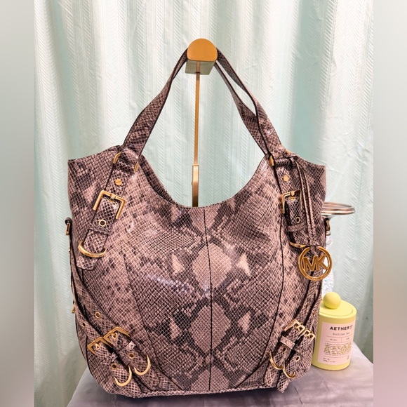 NWOT - Michael Kors Milo Large Hobo Bag - Picture 2 of 10